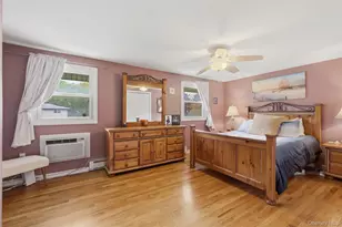 303 Parr Meadow Dr, Newburgh, NY 12550 - Photo 18