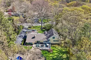 27 Treeview Dr, Melville, NY 11747 - Photo 34