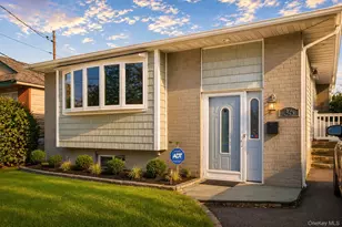 36 Elton St, Westbury, NY 11590 - Photo 2