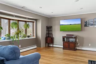 36 Elton St, Westbury, NY 11590 - Photo 4