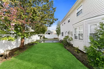 157 Garden Place, West Hempstead, NY 11552 - Photo 22