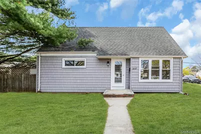 1047 Windermere Road, Franklin Square, NY 11010 - Photo 16