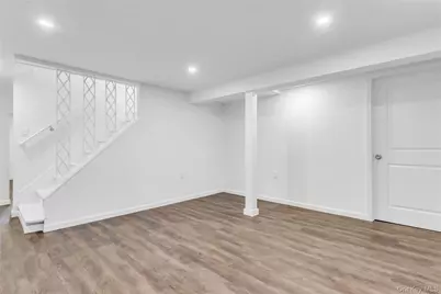 1047 Windermere Road, Franklin Square, NY 11010 - Photo 14