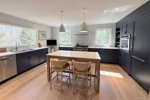 323 Division St, Sag Harbor, NY 11963 - Photo 8