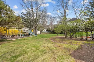5 Lynne Ct, Suffern, NY 10901 - Photo 2