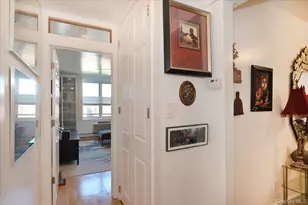 25 Canterbury Rd, Great Neck, NY 11021 - Photo 24