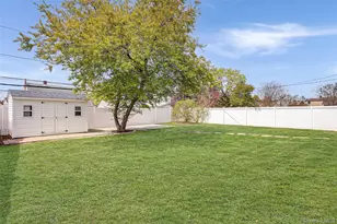12 Crescent Ln, Levittown, NY 11756 - Photo 42