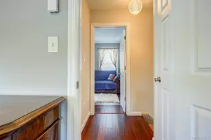 12 Crescent Ln, Levittown, NY 11756 - Photo 28