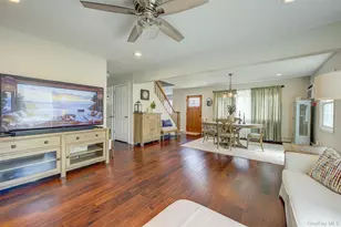 12 Crescent Ln, Levittown, NY 11756 - Photo 4
