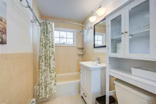 12 Crescent Ln, Levittown, NY 11756 - Photo 16