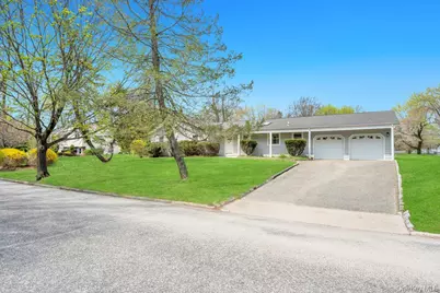 5 Julia Circle, East Setauket, NY 11733 - Photo 2