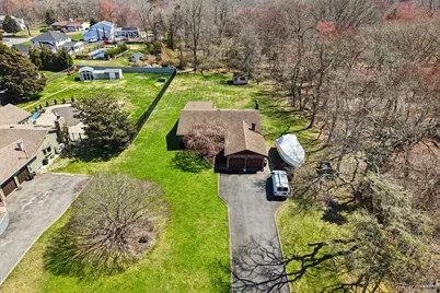225 Bayview Avenue, East Islip, NY 11730 - Photo 38