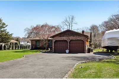 225 Bayview Avenue, East Islip, NY 11730 - Photo 2