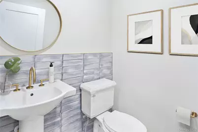 695 Merrick Avenue #437, Westbury, NY 11590 - Photo 4