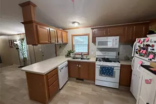 424 Sand Gate Dr, New Windsor, NY 12553 - Photo 4