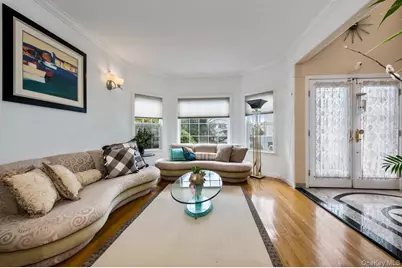 21 Central Court, Carle Place, NY 11514 - Photo 8