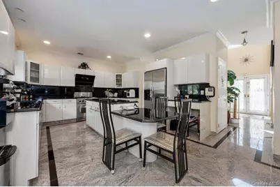 21 Central Court, Carle Place, NY 11514 - Photo 4