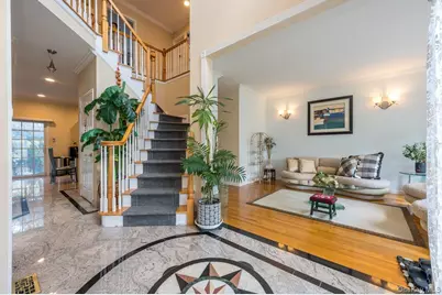 21 Central Court, Carle Place, NY 11514 - Photo 2