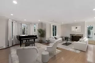 6 Coachman's Ct, Old Westbury, NY 11568 - Photo 4