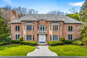 6 Coachman's Ct, Old Westbury, NY 11568 - Photo 2