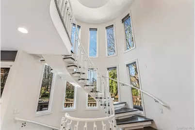6 Coachmans Court, Old Westbury, NY 11568 - Photo 1