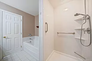 23 Cranberry Cir, Medford, NY 11763 - Photo 22