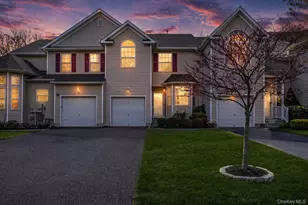 23 Cranberry Cir, Medford, NY 11763 - Photo 2