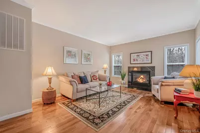 23 Cranberry Circle, Medford, NY 11763 - Photo 4