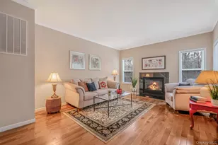 23 Cranberry Cir, Medford, NY 11763 - Photo 4
