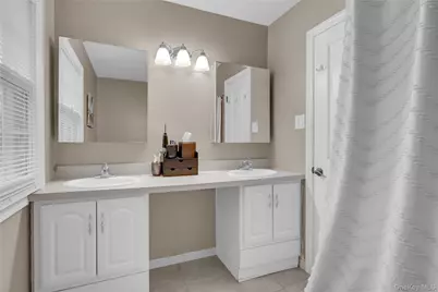34 Hemingway Drive, Dix Hills, NY 11746 - Photo 28