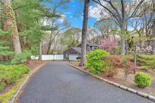 34 Hemingway Dr, Dix Hills, NY 11746 - Photo 2