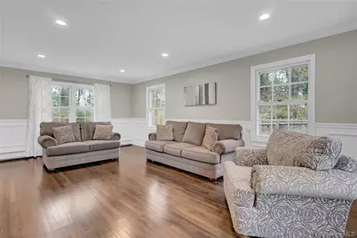 34 Hemingway Drive, Dix Hills, NY 11746 - Photo 14