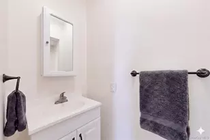22 Overlook Pl, Newburgh, NY 12550 - Photo 10