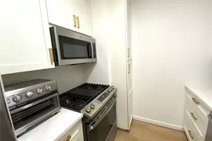 270-10 Grand Central Pkwy, Floral Park, NY 11005 - Photo 8