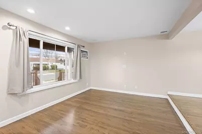 1091 Gardiner Drive, Bay Shore, NY 11706 - Photo 4