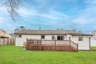 1091 Gardiner Dr, Bay Shore, NY 11706 - Photo 26