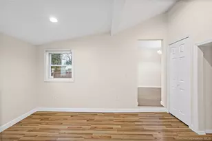 1091 Gardiner Dr, Bay Shore, NY 11706 - Photo 12