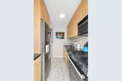 130 E 18th Street #10V, New York, NY 10003 - Photo 6