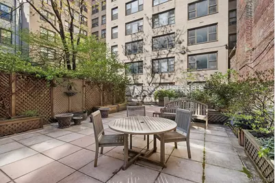 130 E 18th Street #10V, New York, NY 10003 - Photo 8