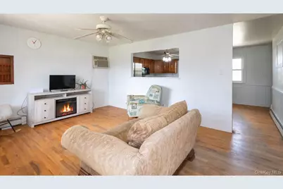 167 Robinwood Drive, Shirley, NY 11967 - Photo 4