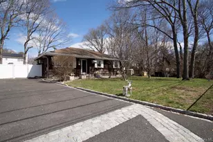 167 Robinwood Dr, Shirley, NY 11967 - Photo 14