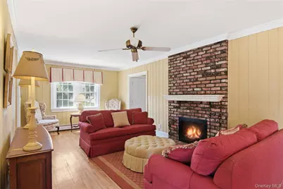 44 Magnolia Street, Westbury, NY 11590 - Photo 8