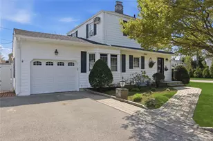 44 Magnolia St, Westbury, NY 11590 - Photo 2