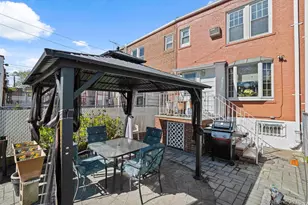 65-41 77th Pl, Middle Village, NY 11379 - Photo 20