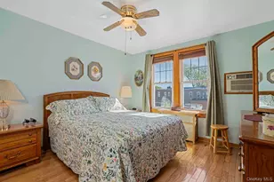 65-41 77th Pl, Middle Village, NY 11379 - Photo 14