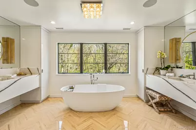 68 Brookside Drive, Manhasset, NY 11030 - Photo 16