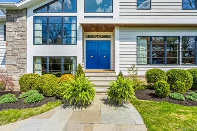 68 Brookside Drive, Manhasset, NY 11030 - Photo 2