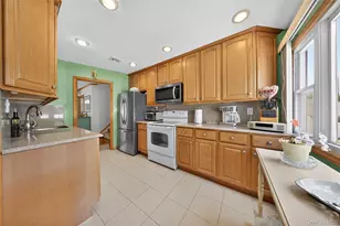 141 Cold Spring Rd, Syosset, NY 11791 - Photo 12