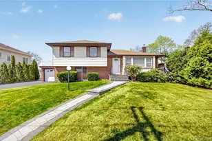 141 Cold Spring Rd, Syosset, NY 11791 - Photo 2