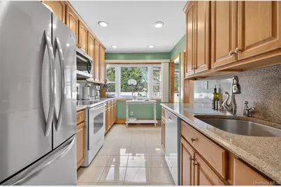 141 Cold Spring Road, Syosset, NY 11791 - Photo 10